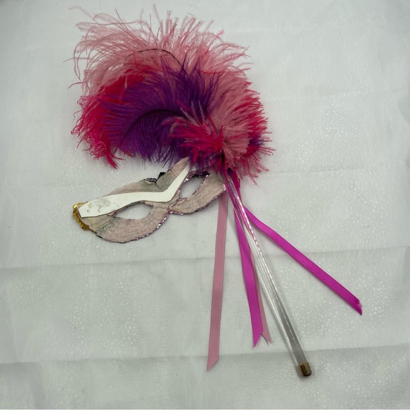 Vintage Masquerade Mask - Picture 3 of 3